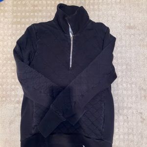 LULULEMON black quarterzip